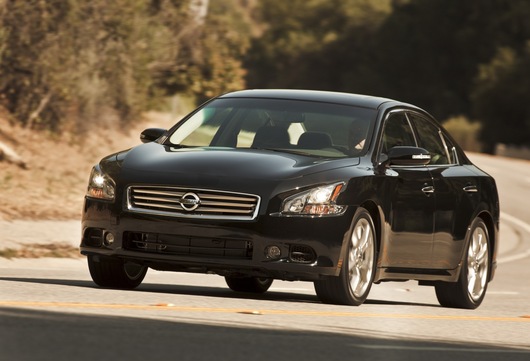 13231063982012_Nissan_Maxima_3-thumb-530x361-14760.jpg